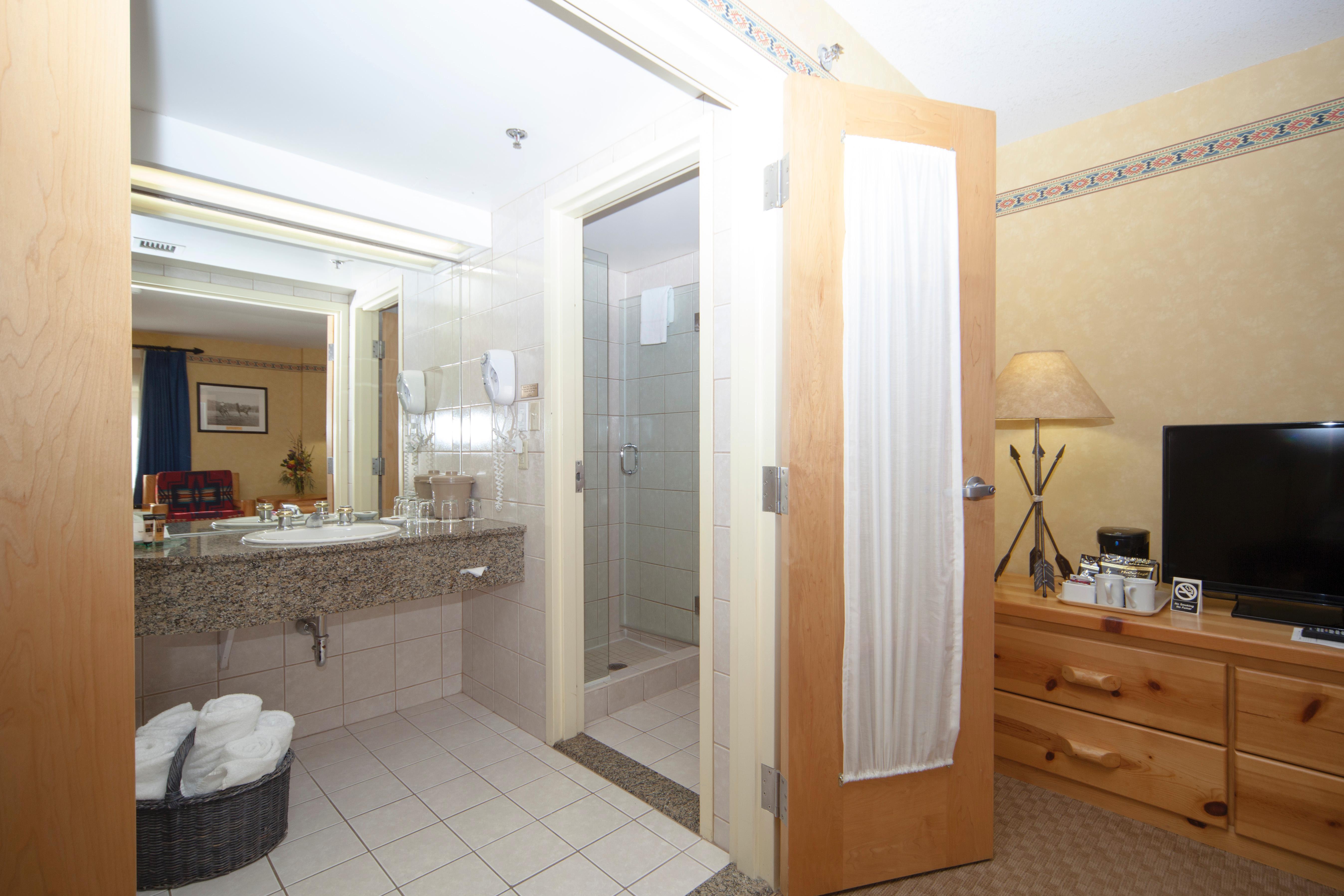 Brewster Mountain Lodge Банф Екстериор снимка