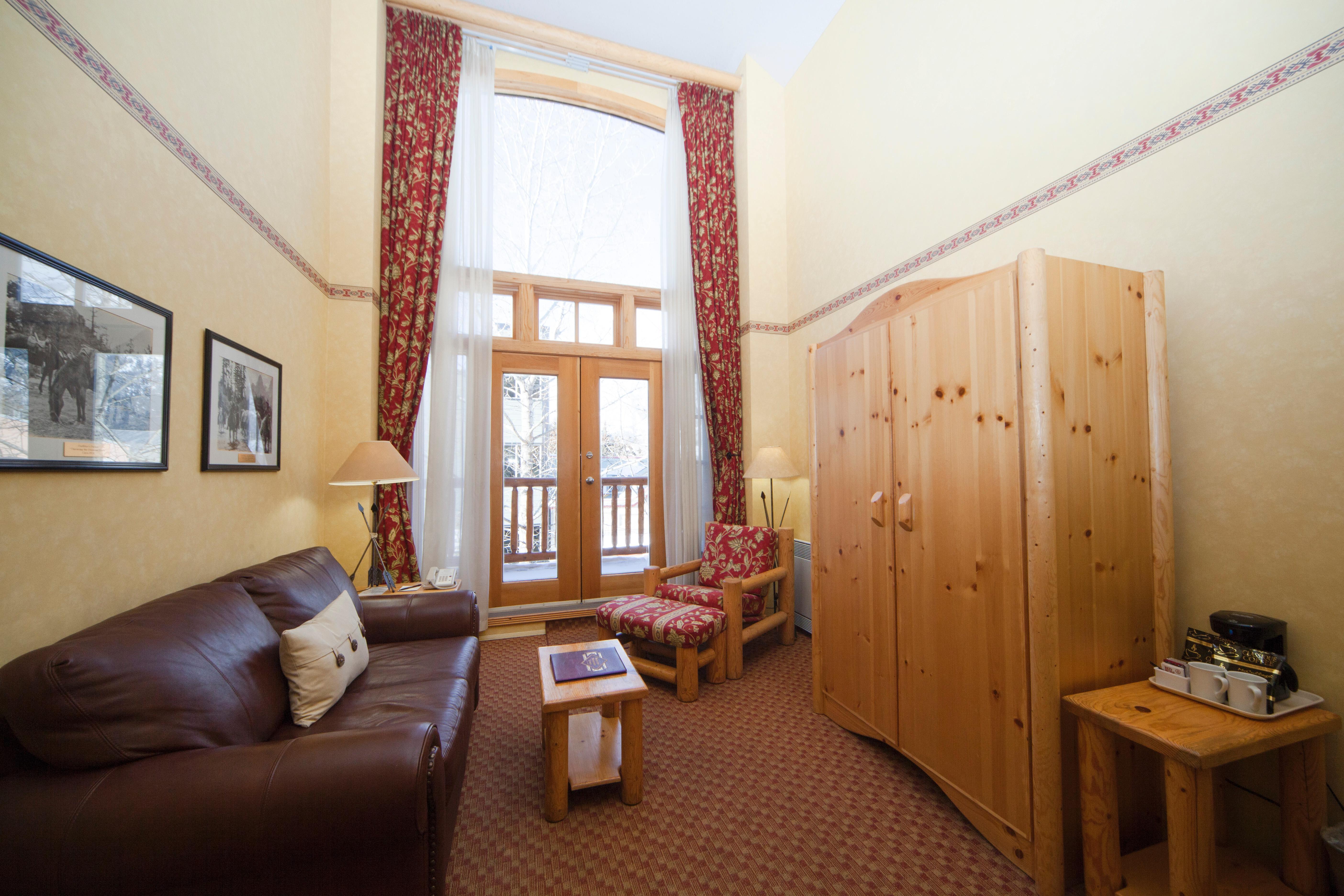 Brewster Mountain Lodge Банф Екстериор снимка