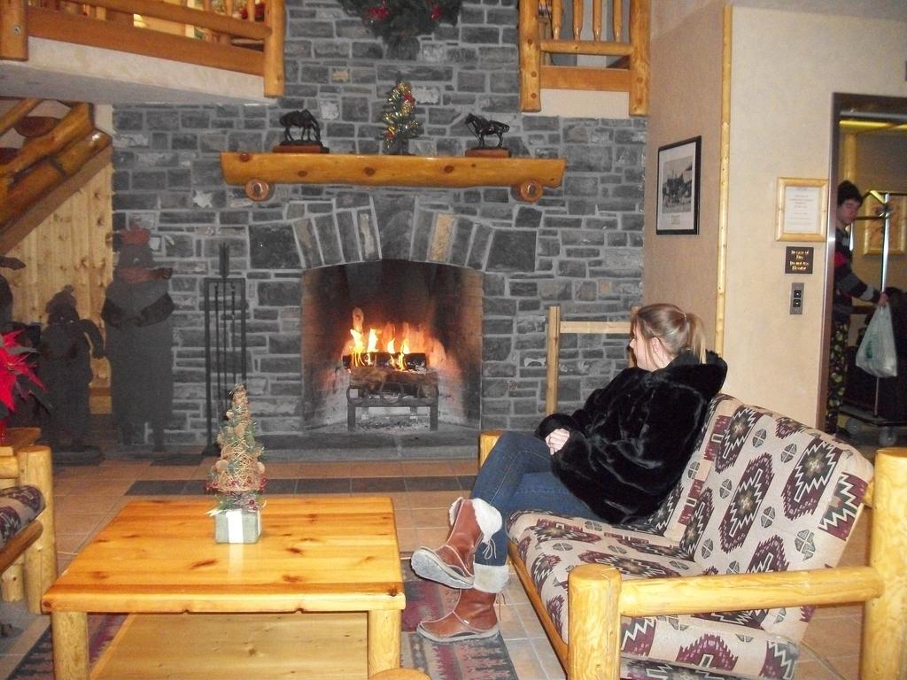 Brewster Mountain Lodge Банф Екстериор снимка